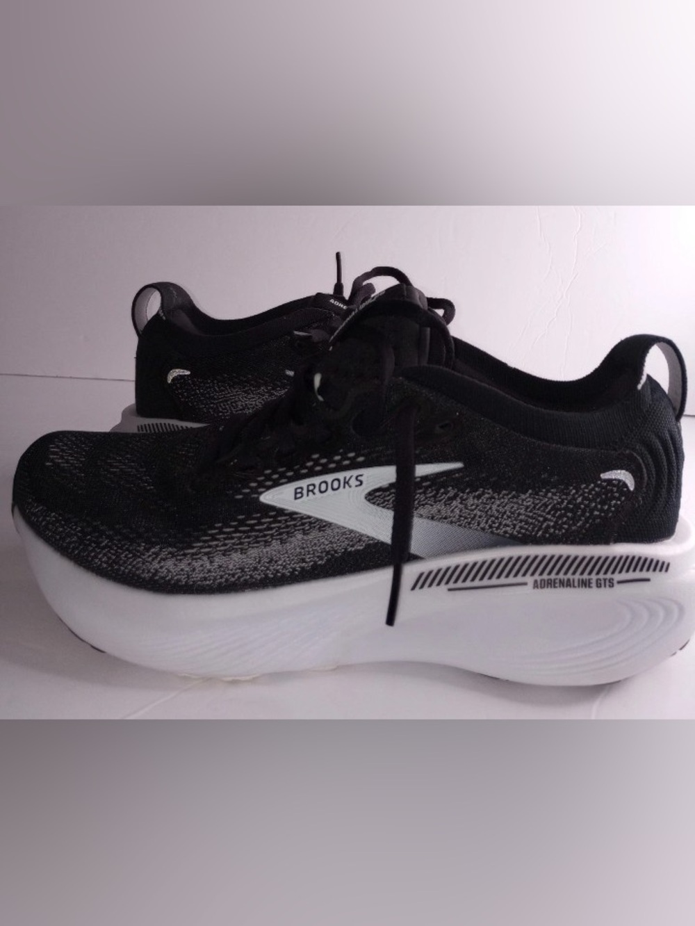 Brooks Women's Black Adrenaline Running Shoes!!! Only worn for 15mins lightly! - Picture 2 of 7